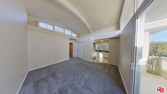 Building Photo - 4754 La Villa Marina