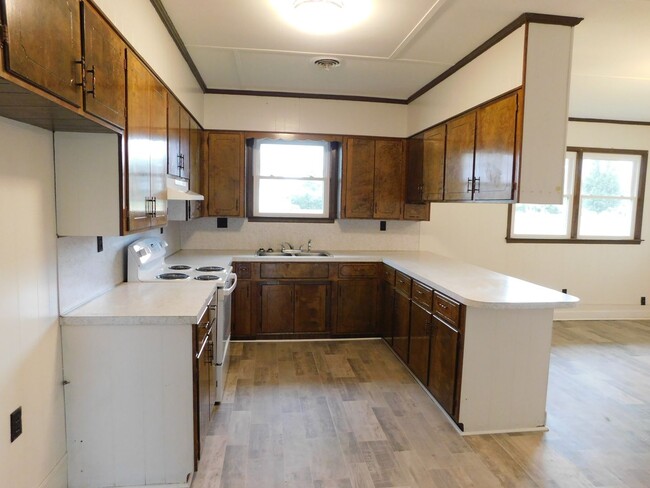 Building Photo - Newly Renovated 3 bedroom, 2 bath home