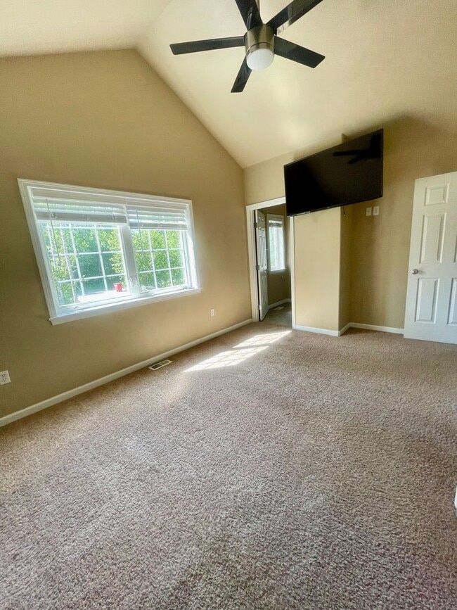 Building Photo - Fantastic 4 bedroom single family home on ...