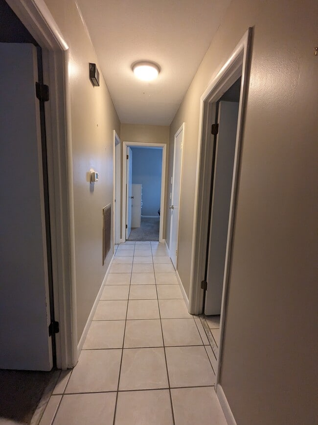 Building Photo - 804 Mixon Dr