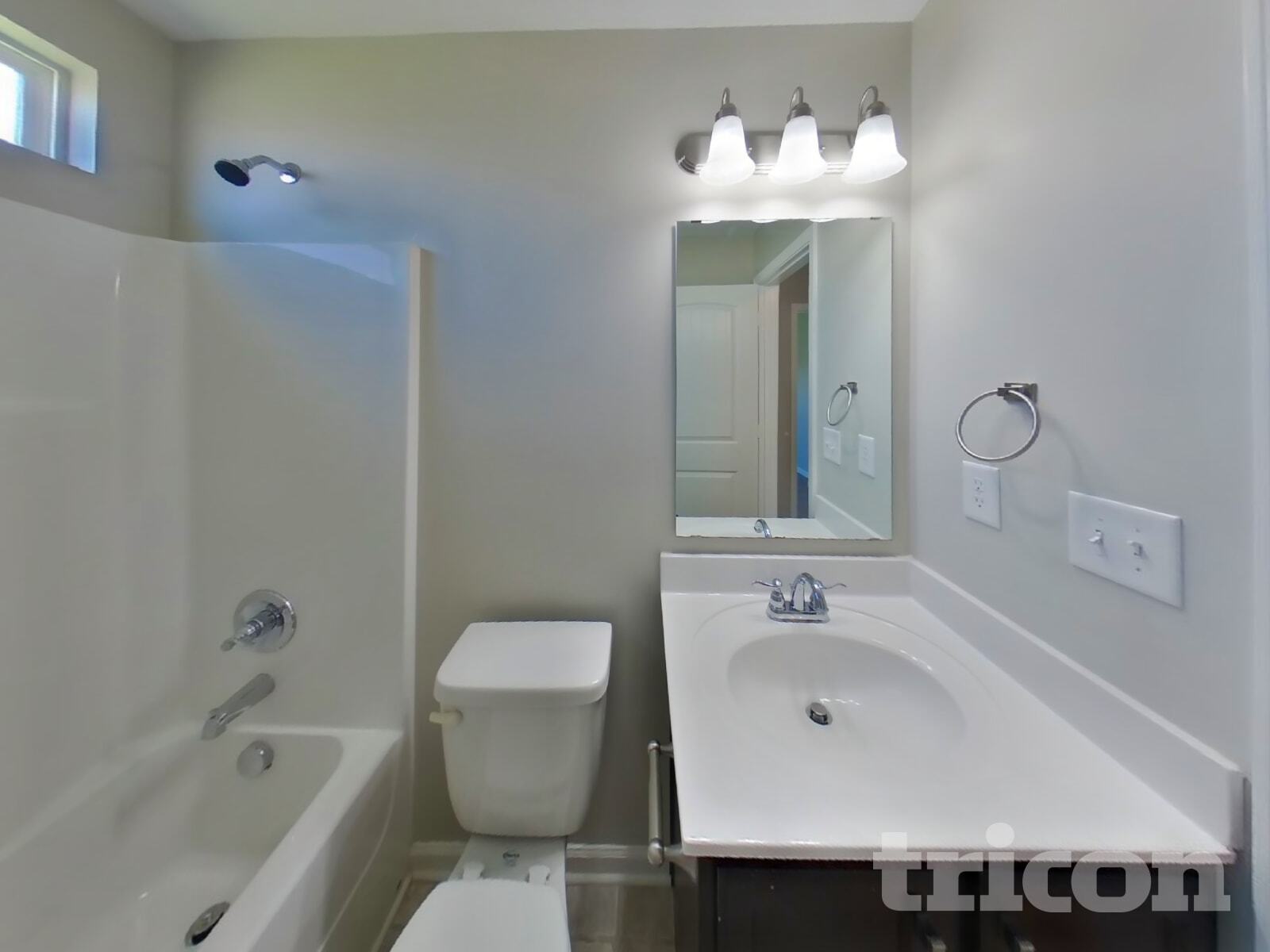 Building Photo - 323 Stratford Park Blvd