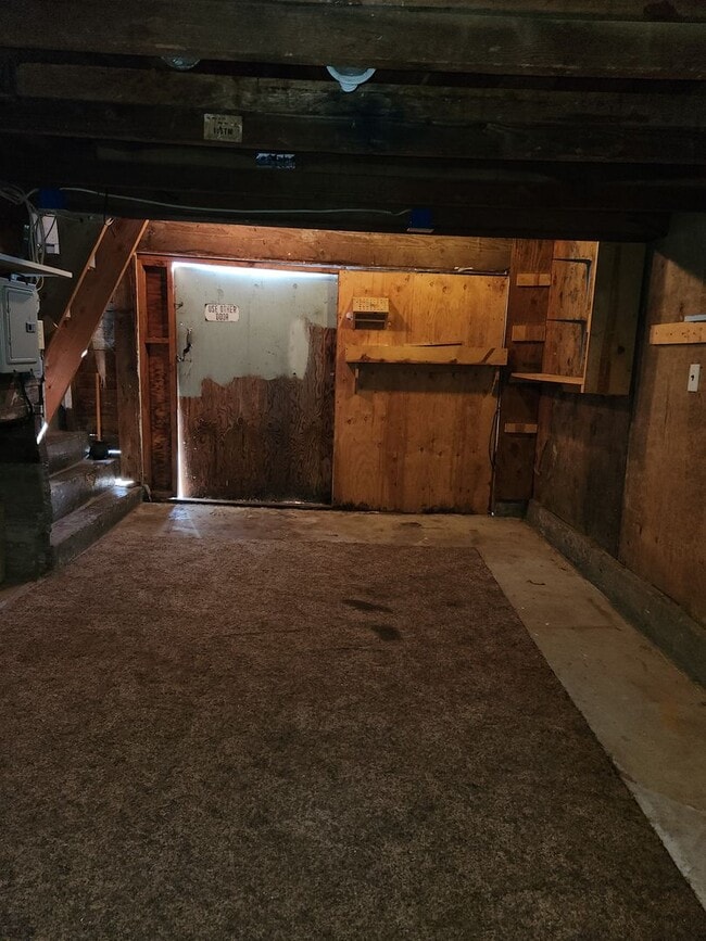 Building Photo - 4 Bedroom 1 Bath House