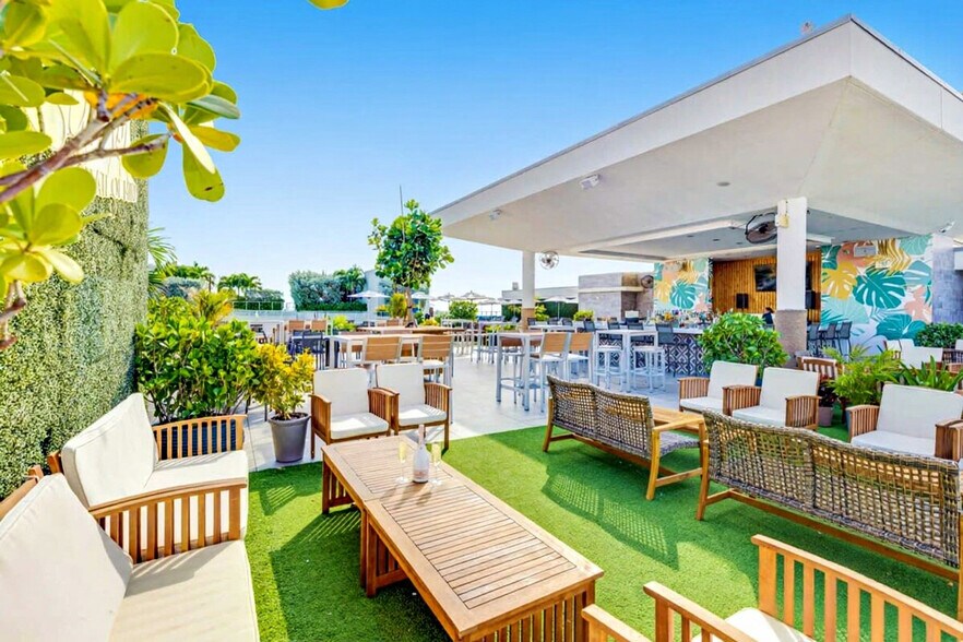 Building Photo - 777 N Ocean Dr