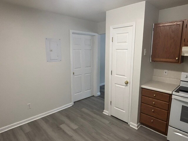 Building Photo - 2933 Colt Dr NE