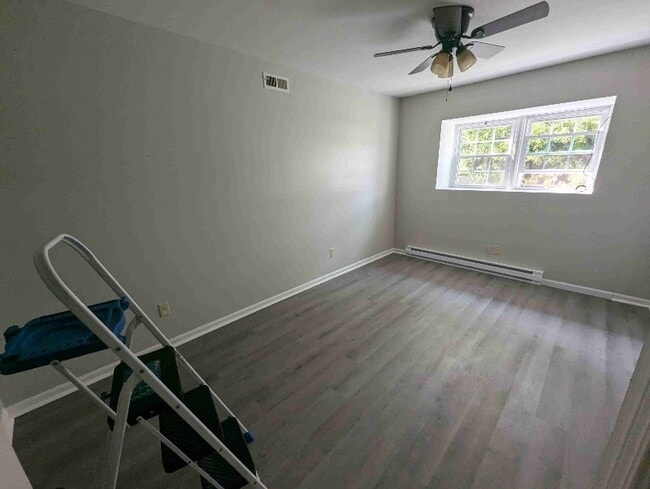 Building Photo - 102 Barcelona Ct