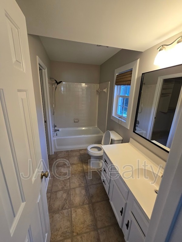 Building Photo - 9409 Radner Ln