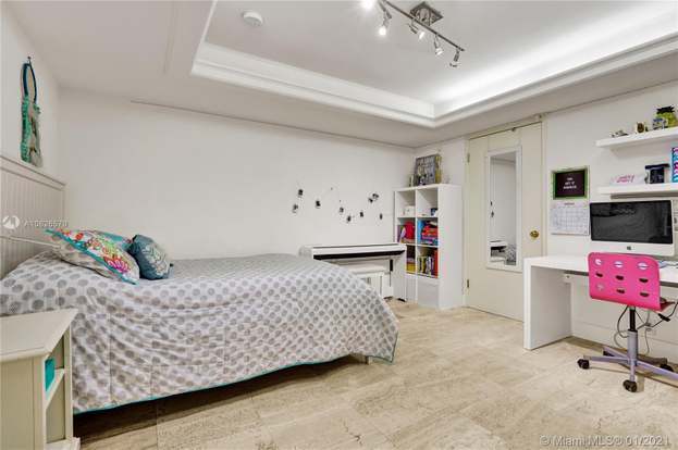 Building Photo - 251 Crandon Blvd