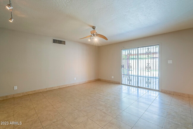 Building Photo - 5802 W Frier Dr