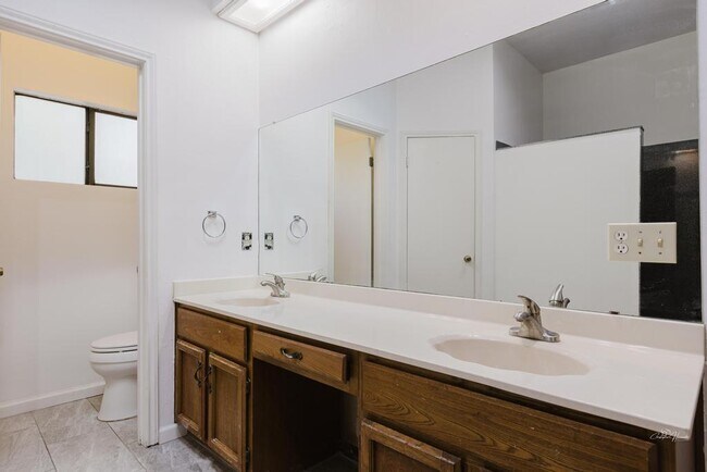 Building Photo - 14509 Crystal Ct
