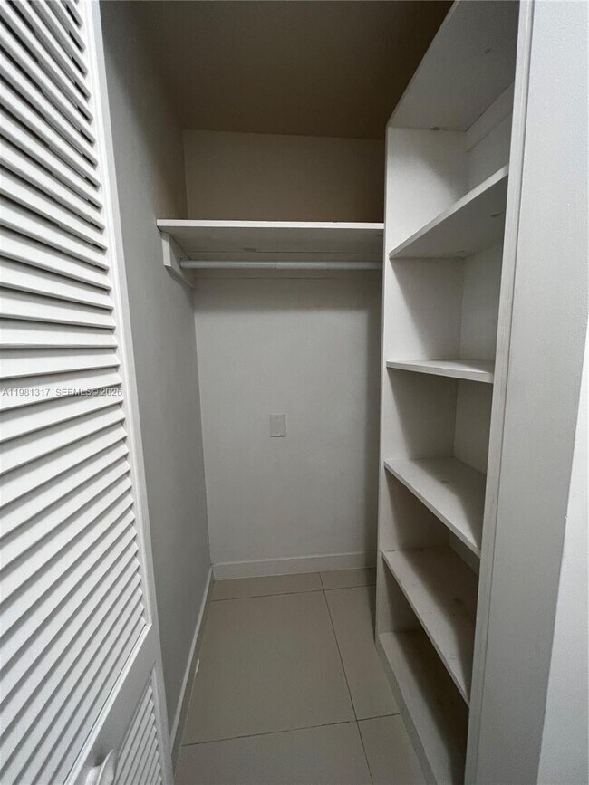 Building Photo - 7825 NW 107th Ave