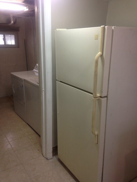 Laundryroom - 3204 22nd St NE