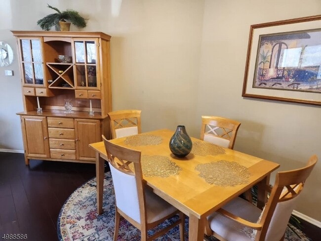 Building Photo - 64 Sycamore Ct