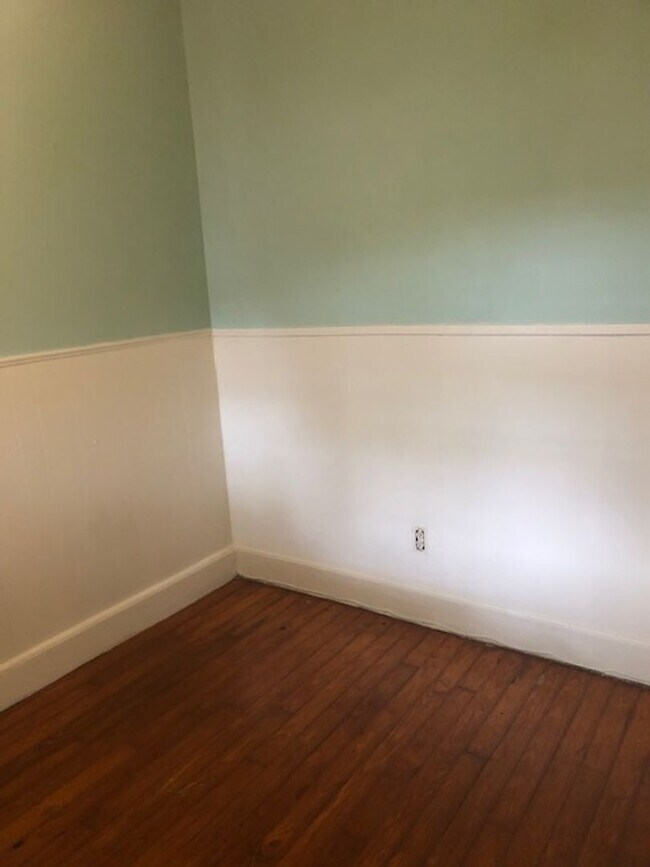 Building Photo - dgr925