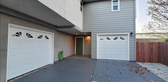 Building Photo - 25939 Cypress St