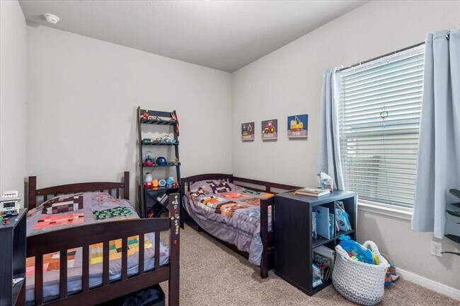 Building Photo - 1300 Ferryman Dr