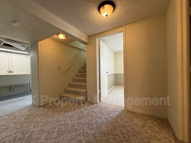 Building Photo - 2716 Central Ave