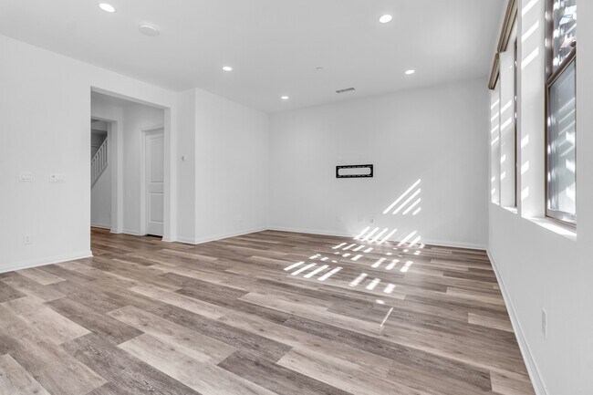 Building Photo - 110 Okra