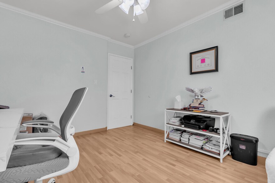 Building Photo - 9720 Blandwood Rd