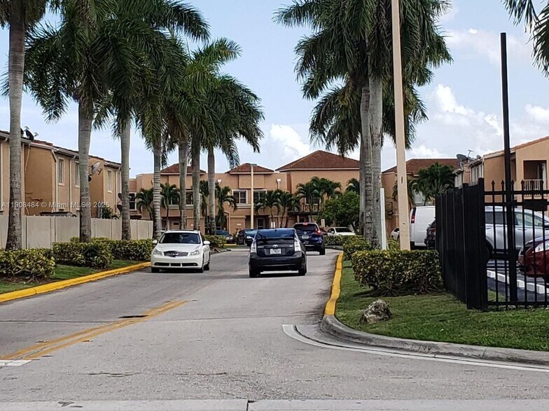 Building Photo - 12509 NW 11th Ln