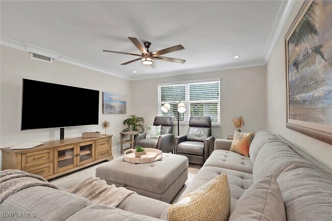 Building Photo - 642 12th Ave S