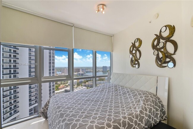 Building Photo - 18201 Collins Ave