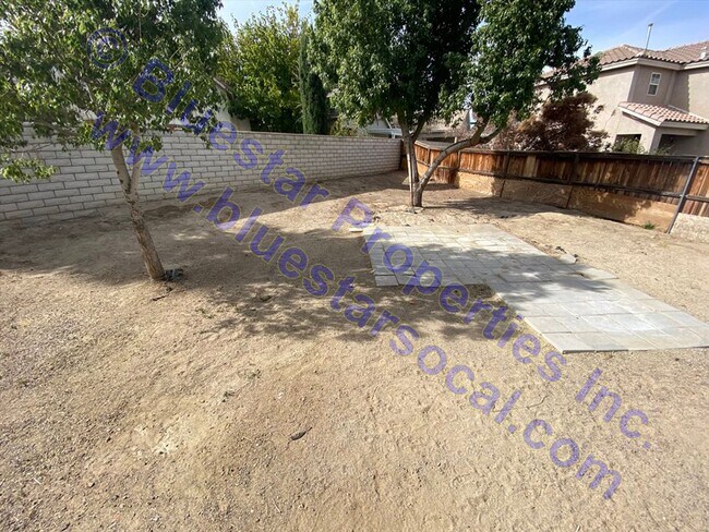 Building Photo - 15096 Roan Cir