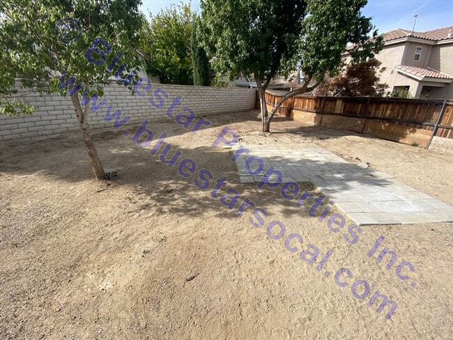 Building Photo - JUST LISTED!!!
