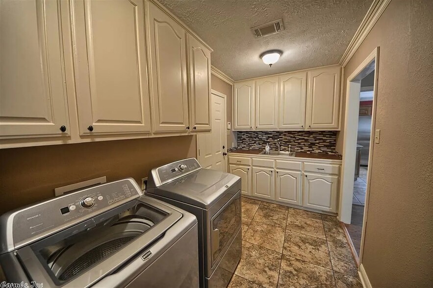 Building Photo - 3045 Crawford Loop