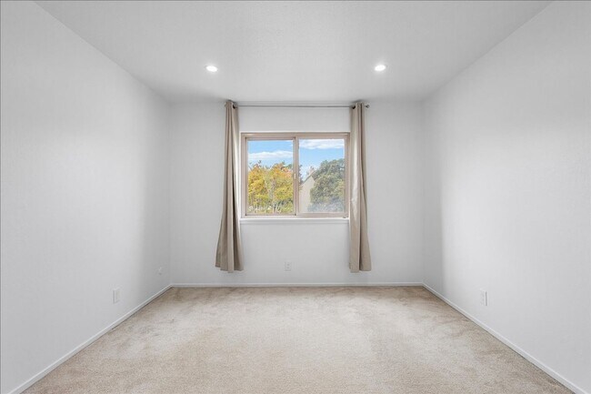 Building Photo - 1141 Verdemar Dr