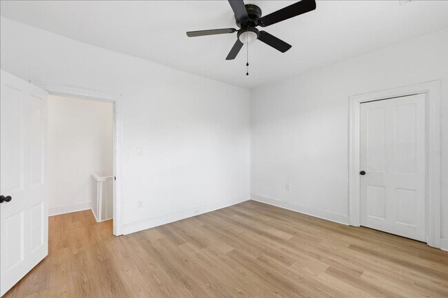 Building Photo - 423 Mt Vernon Ave