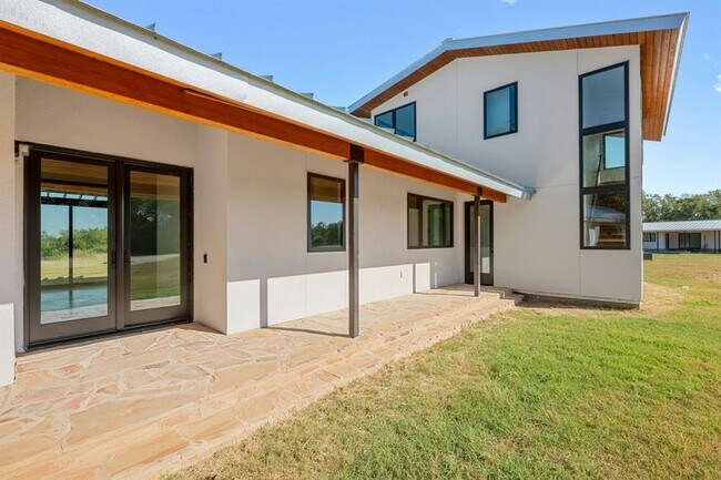 Building Photo - 1802 Man O War Dr