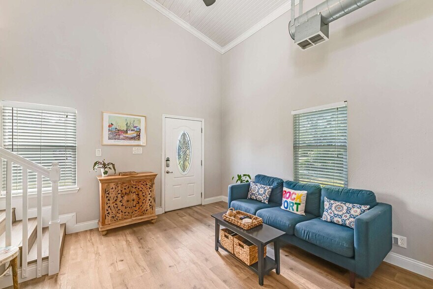 Building Photo - 510 E King St