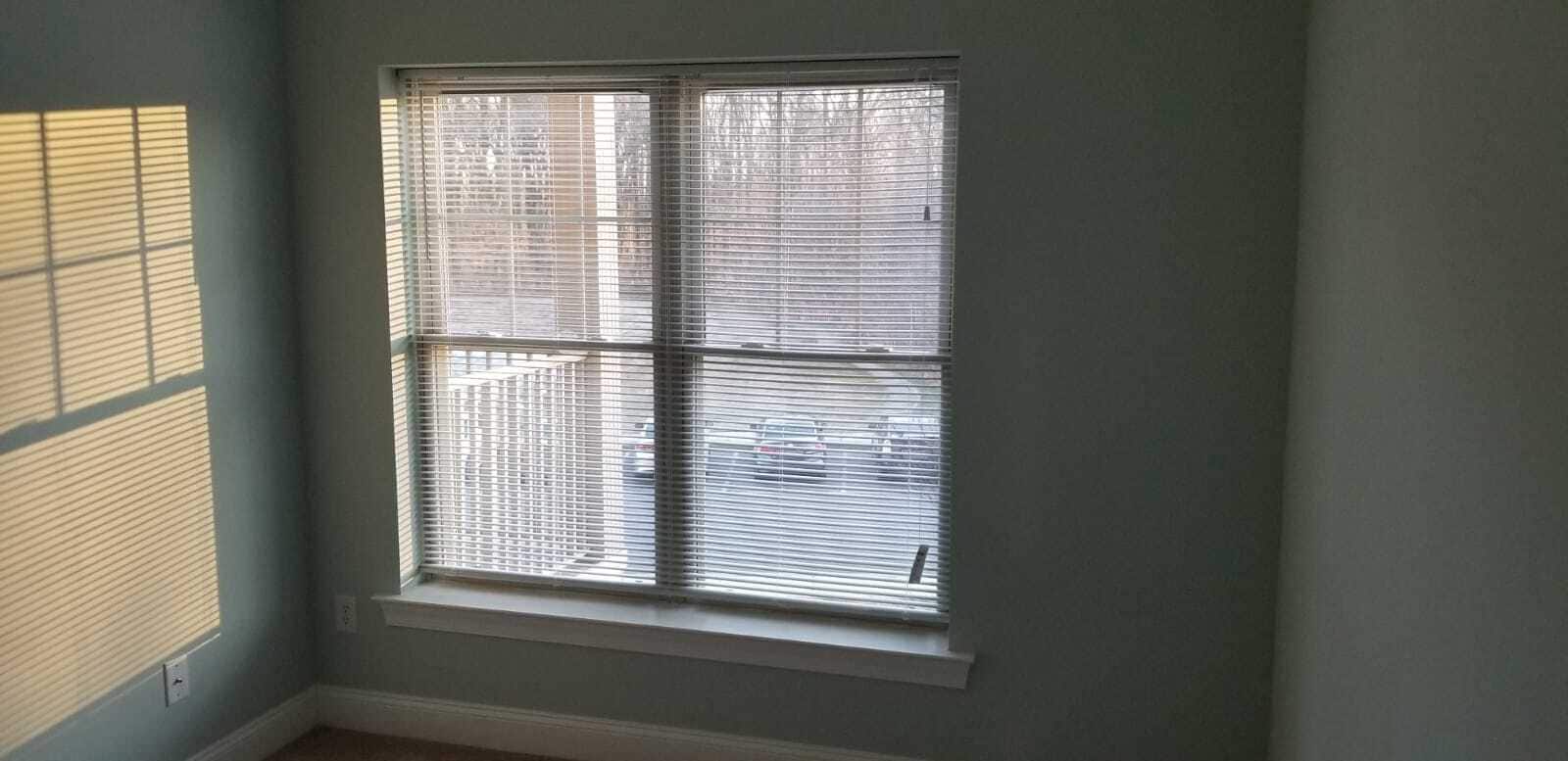 Building Photo - 2000 Fountainview Cir