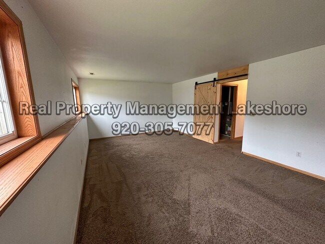 Building Photo - Spacious 5-Bedroom, 2-Bathroom House for Rent