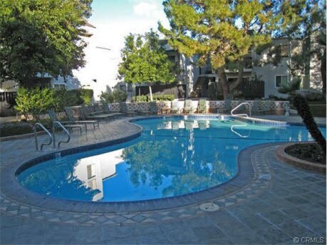 Building Photo - title - Beautiful 1 Bed/1 Bath Condo Apart...