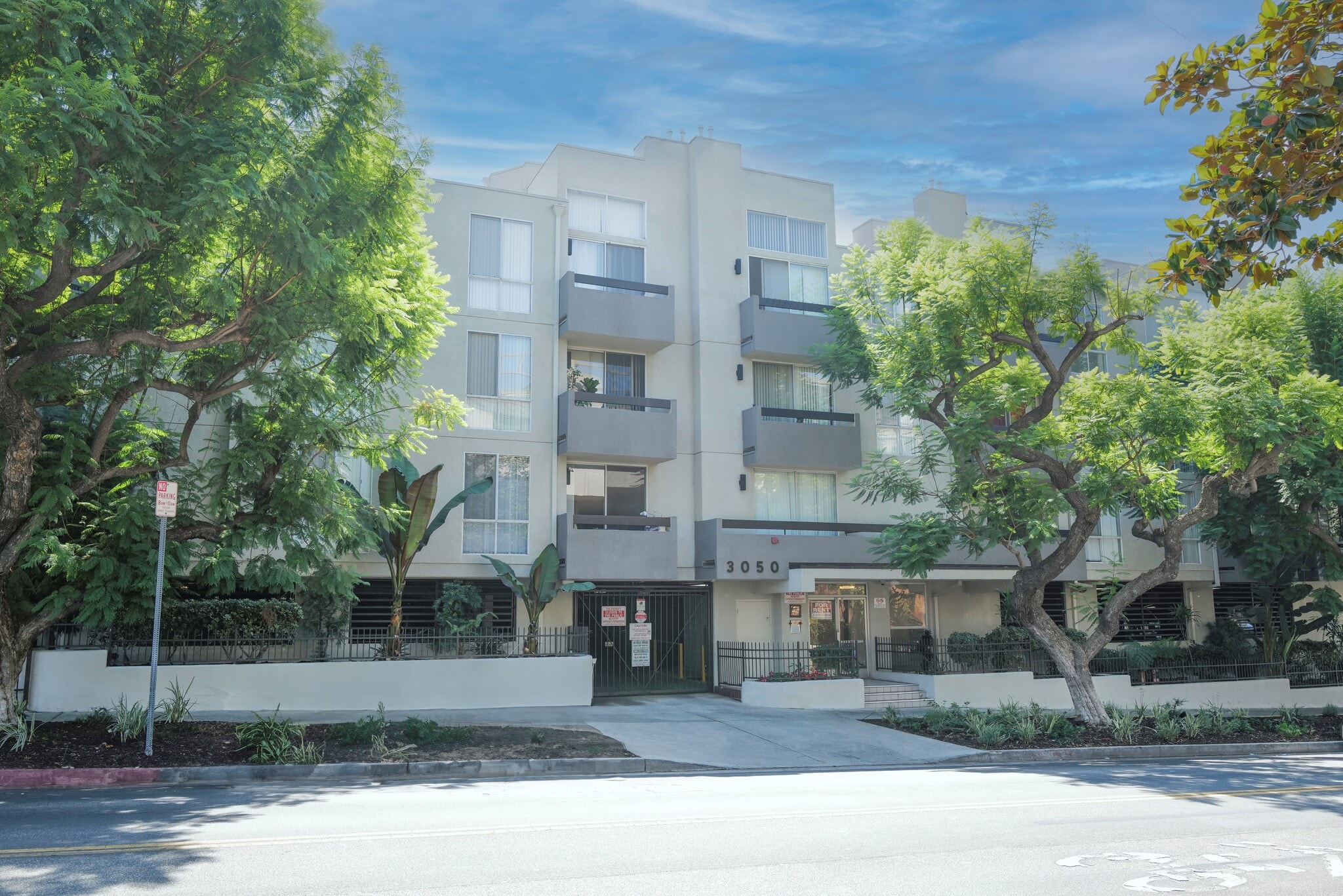 Building Photo - 3050 W 4th St