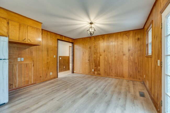 Building Photo - 134 Howes Chapel Rd