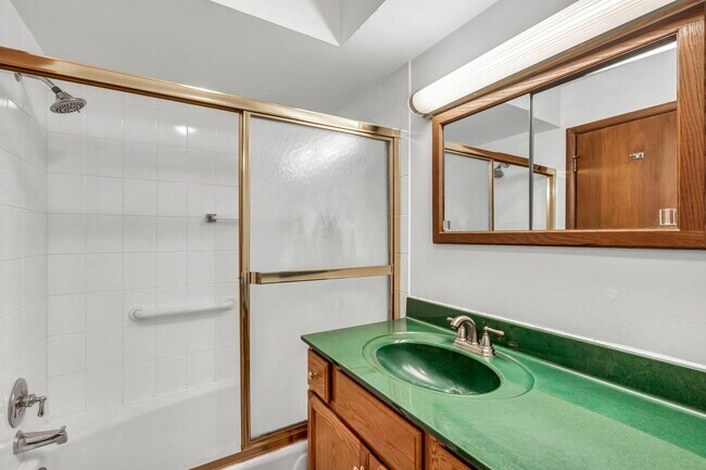 Building Photo - 9230 N Callero Dr