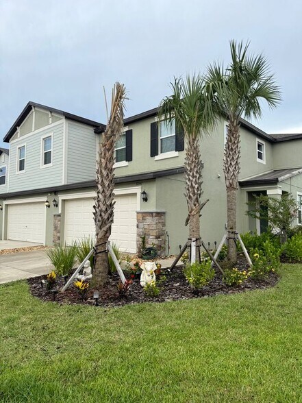 Building Photo - 32142 Spiceberry St