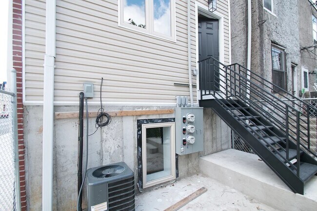 Building Photo - 1401 N Felton St
