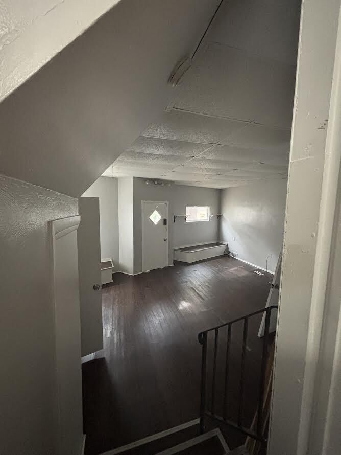 Building Photo - 1909 Coltman Rd