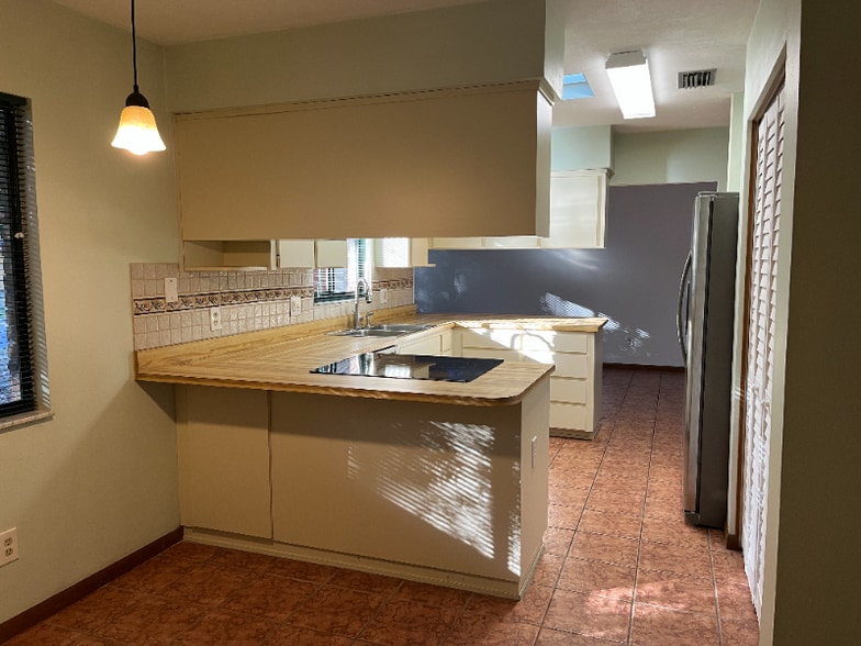 Building Photo - 501 SW 75th Terrace