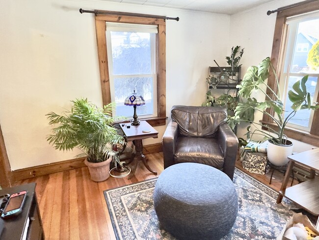 Building Photo - 8 Fox Point Rd