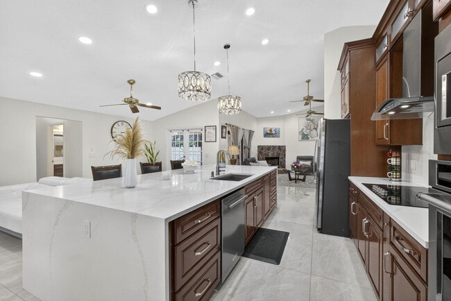 Building Photo - 798 Blueberry Dr