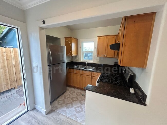 Building Photo - 2945 Kalmia St