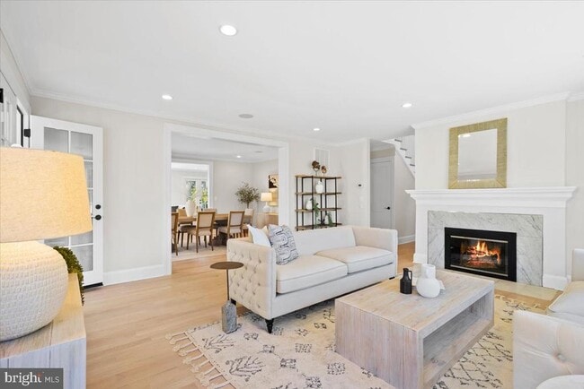 Building Photo - 3213 Foxhall Rd NW