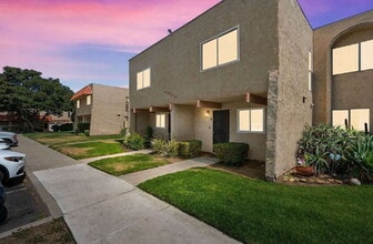Building Photo - $3,750 - 3 Bed / 2.5 Bath Townhome in San Diego Near SDSU