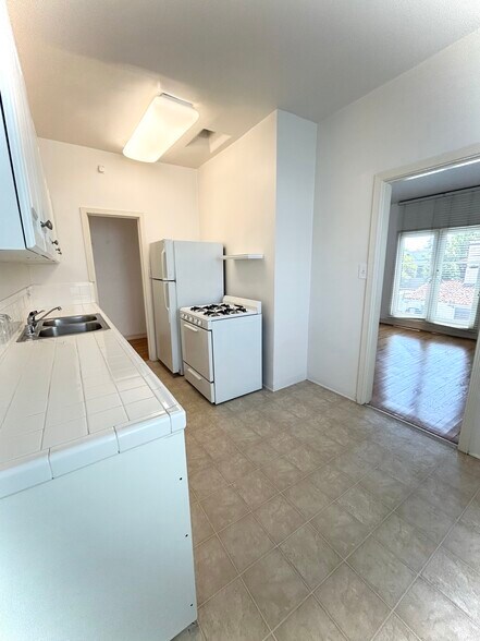 Kitchen & Dining Room - 9952 Robbins Dr