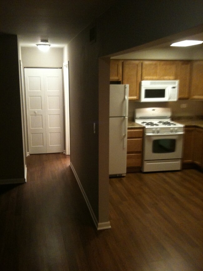 Building Photo - 725 Limerick Ln