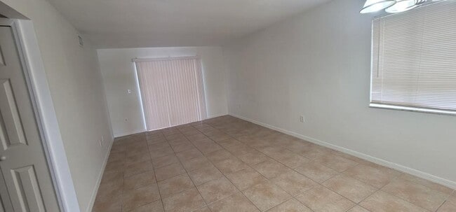 Building Photo - 3492 Fox Hollow Dr